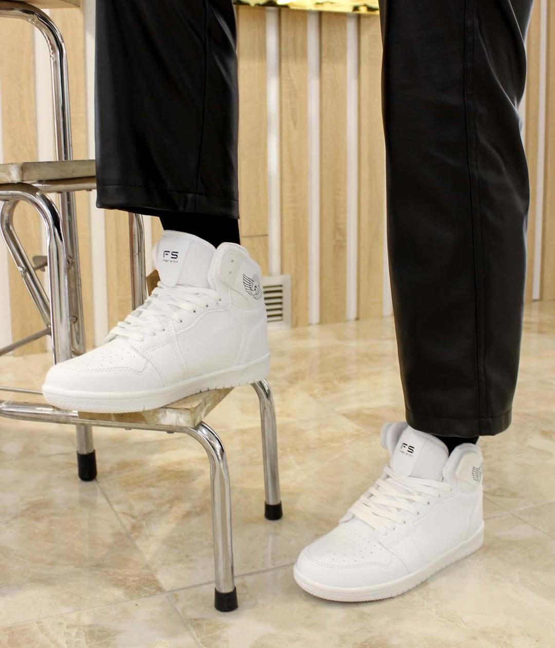 White Unisex Sneaker Shoe 500XA8070