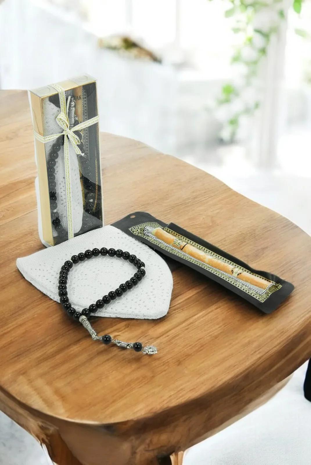 Miswak Prayer Cap with Prayer Beads Men's Hajj Umrah Gift Set - White