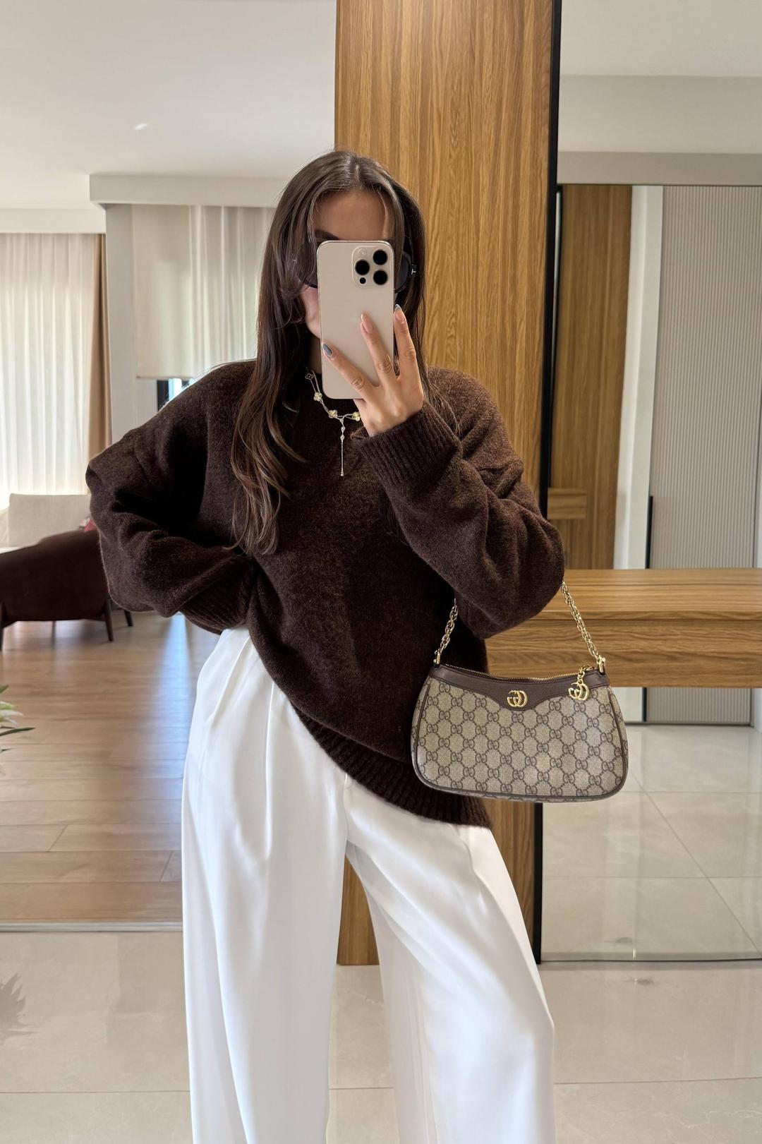 Kahverengi V Yaka Oversize Kazak (Brown V-Neck Oversize Sweater)