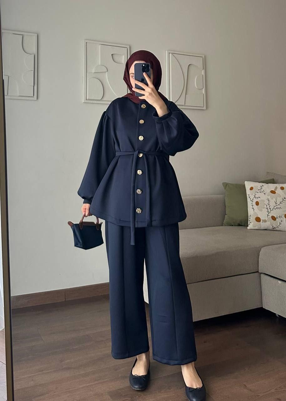Kadın Lacivert Gold Düğmeli Kuşaklı Peplum Ceket ve Bol Paça Takım
