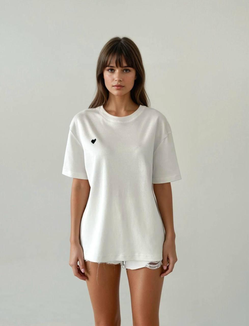 T-shirts BISOU with heart.