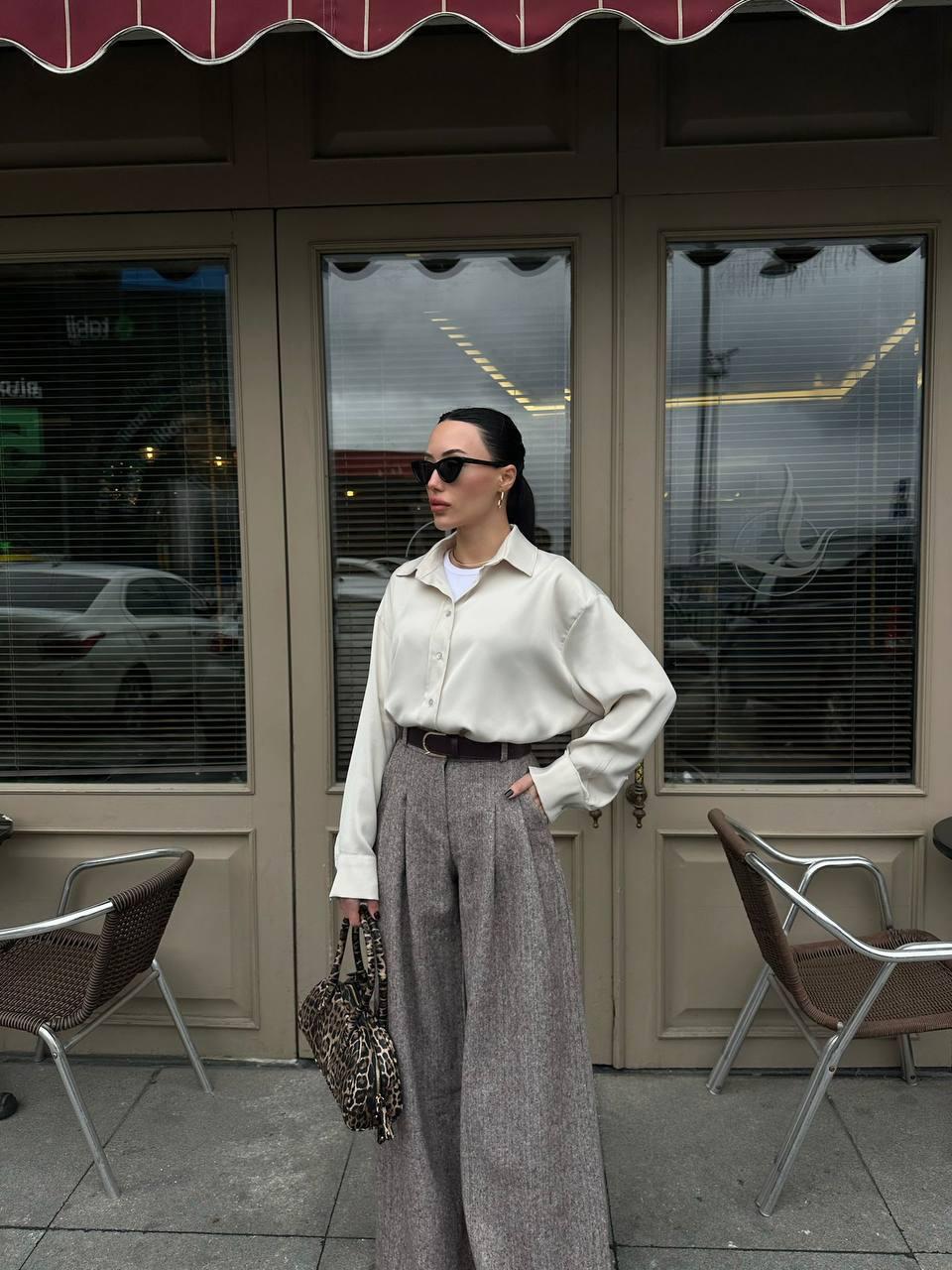 Women's pleated wide-leg trousers