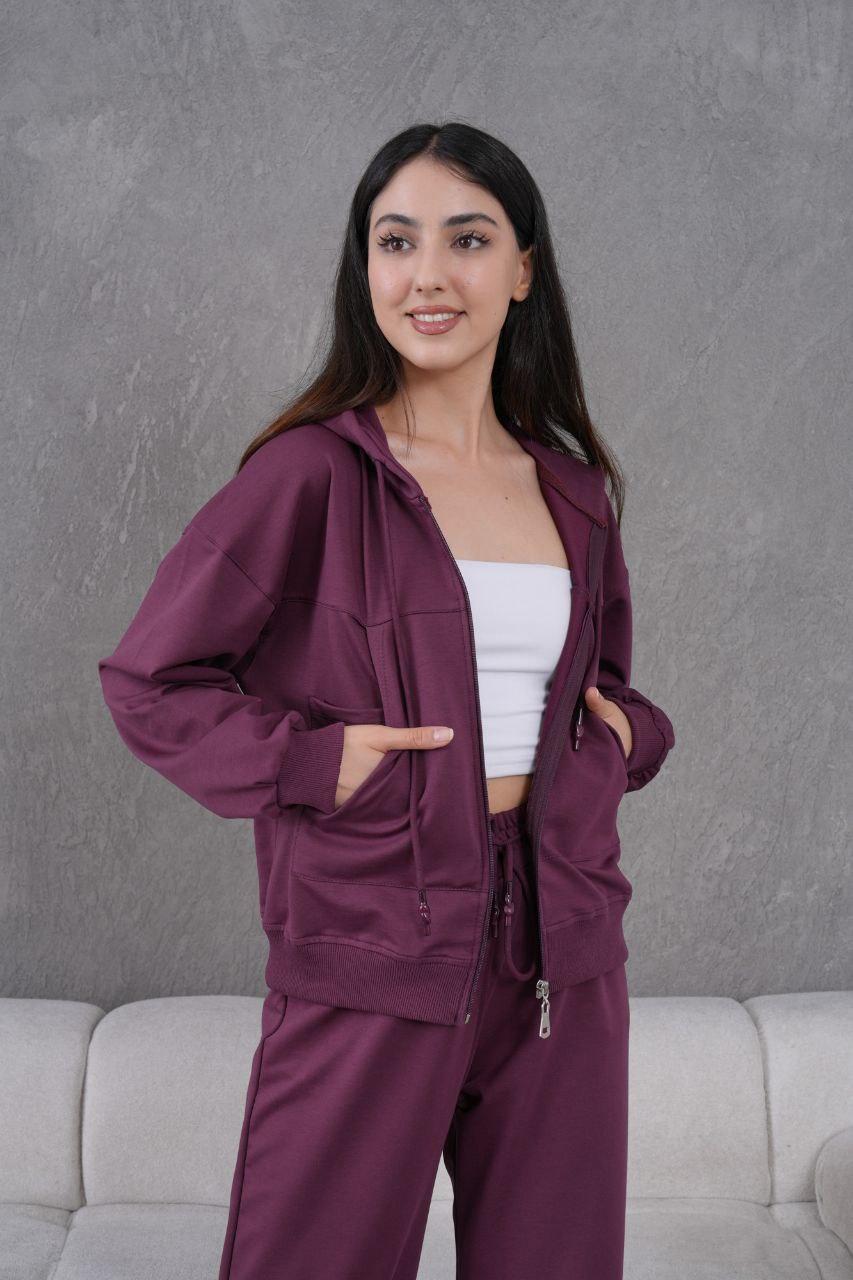 Fermuarlı Kapüşonlu Sweatshirt ve Uyumlu Eşofman Altından Oluşan İki Parça Takım