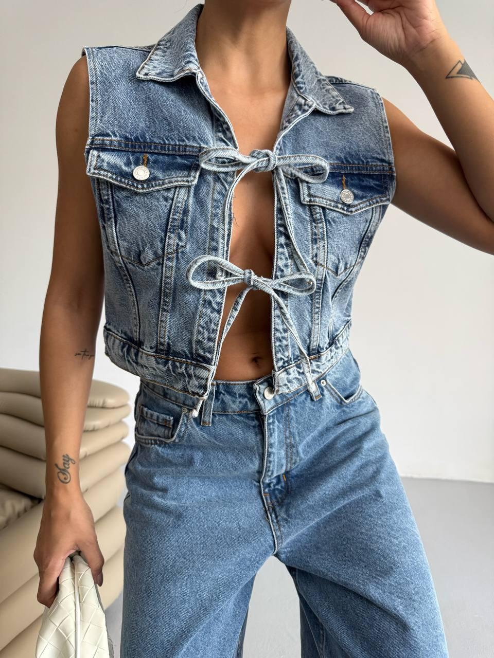 Denim cropped vest with ties