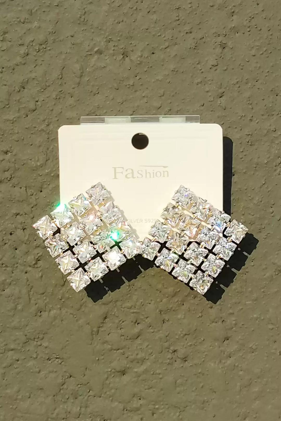 Küp Kesim Zirkon Taşlı Kare Küpe