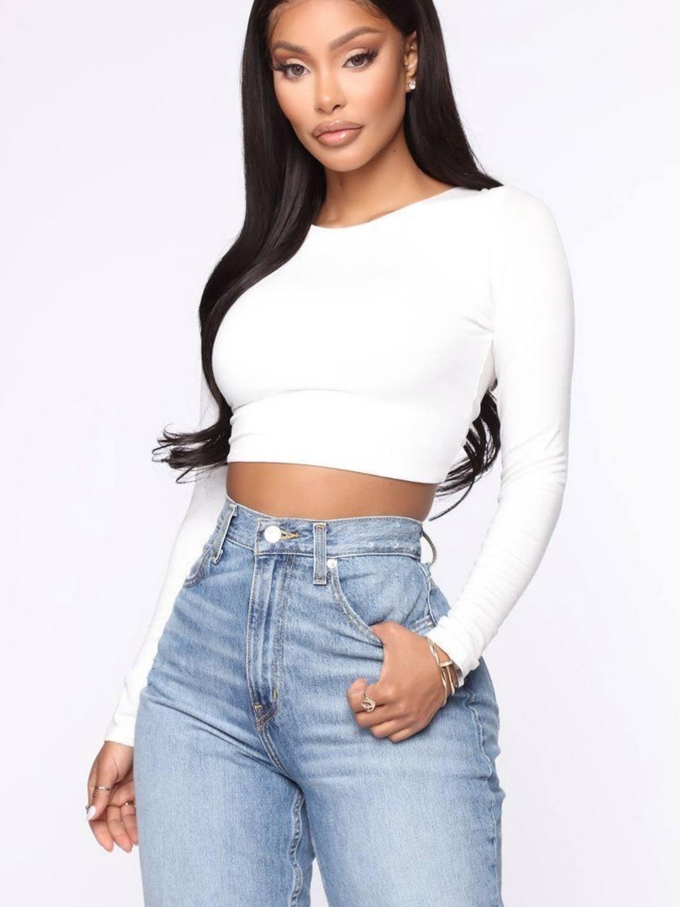 Кроп-топ, подходящий к любому образу