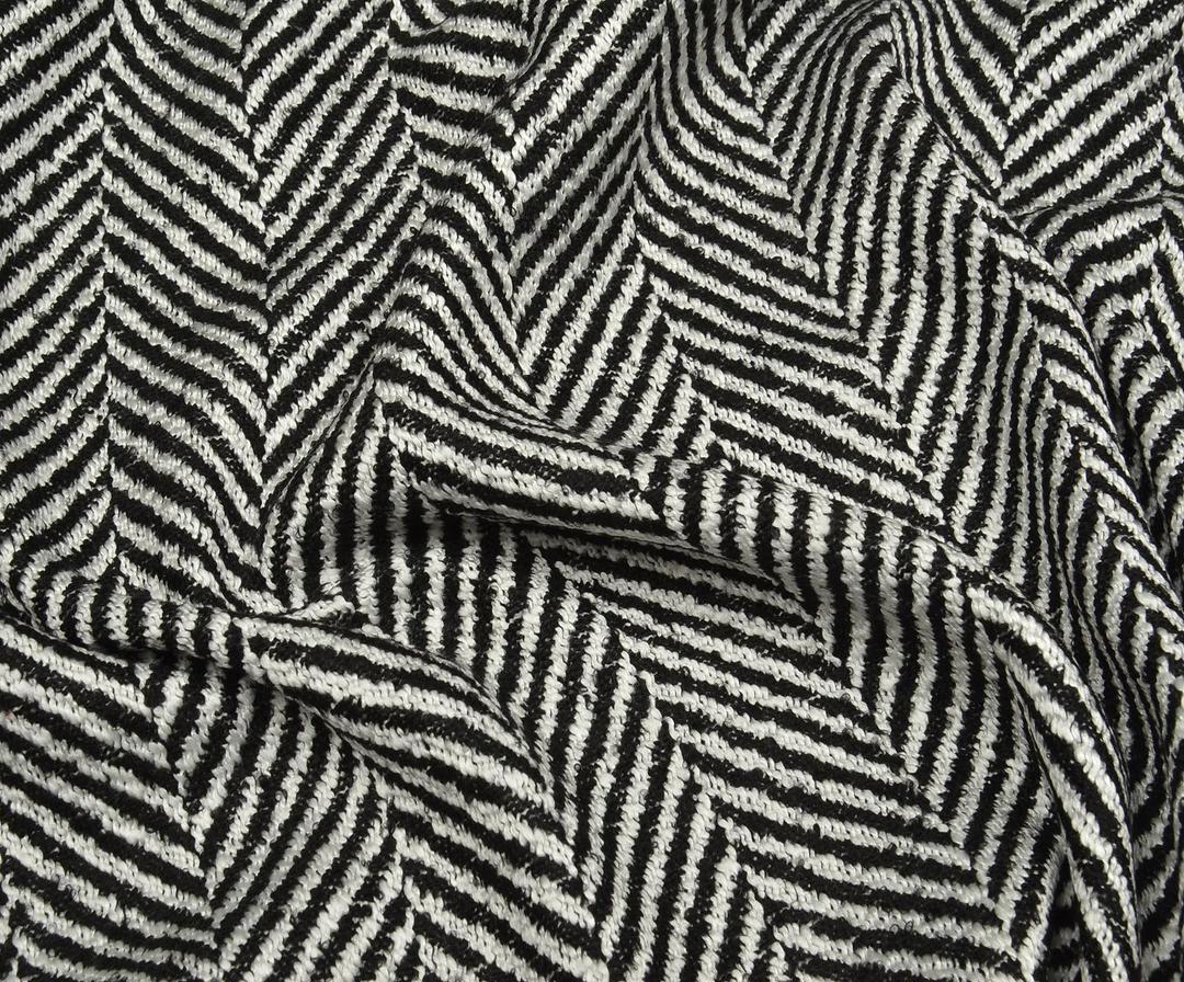 HERRINGBONE PATTERNED CHANEL BOUCLÉ FABRIC - BLACK