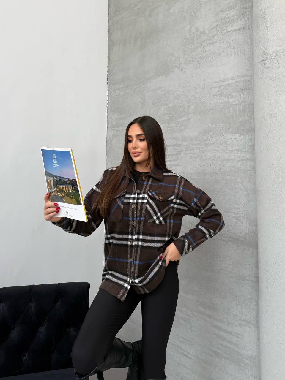 Теплый и трендовый: клетчатая рубашка-куртка