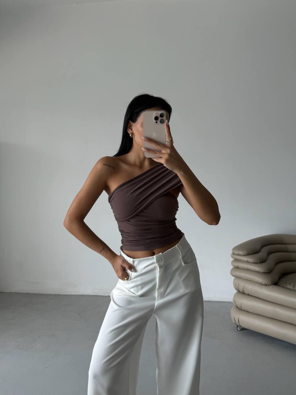 Ultra-trendy one shoulder top with draped design