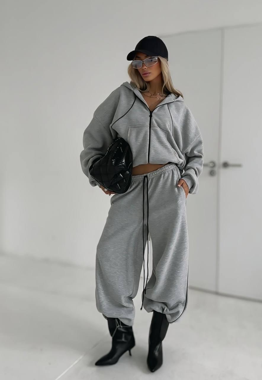 Спортивный костюм кроп-худи на молнии оверсайз с черной окантовкой
