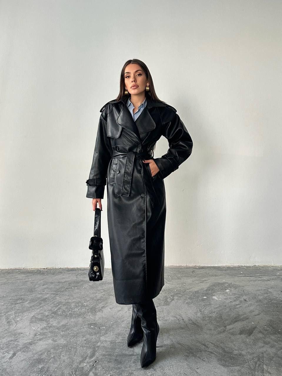 Элегантность кожаного тренча