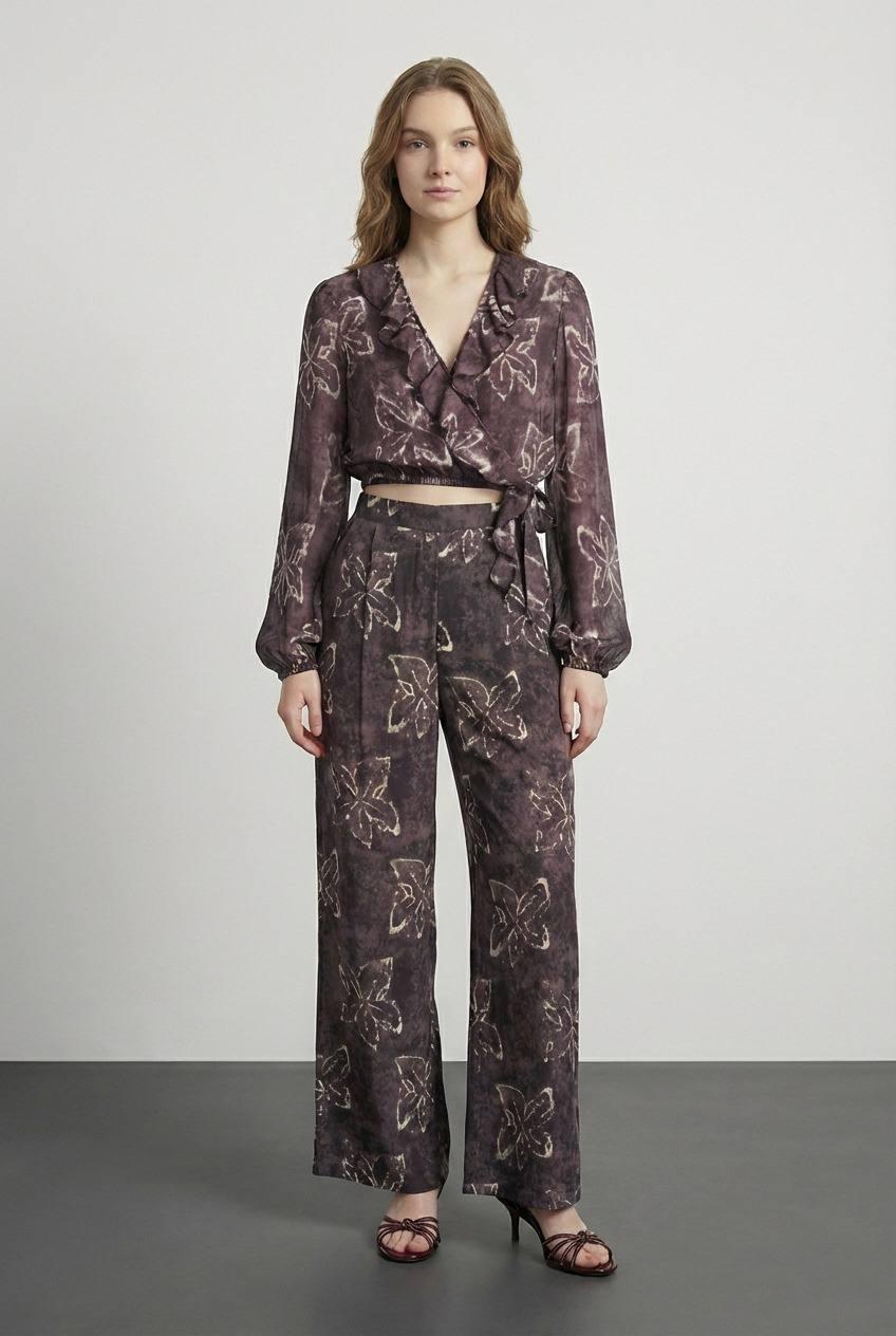 Çiçek Desenli Kruvaze Crop Bluz ve Pantolon Takımı