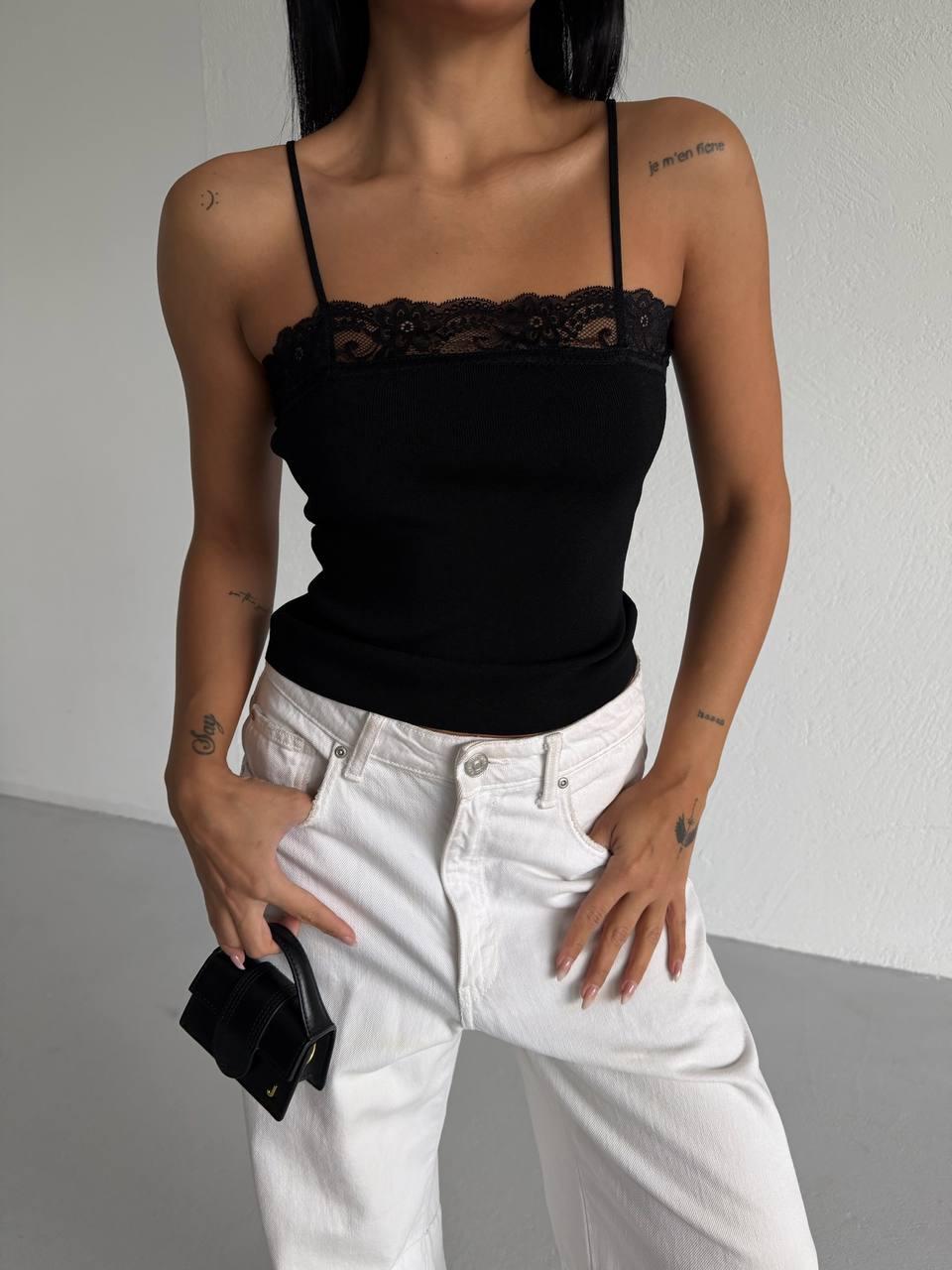 Lace Detailed Thin Strapped Ribbed Camisole - Black