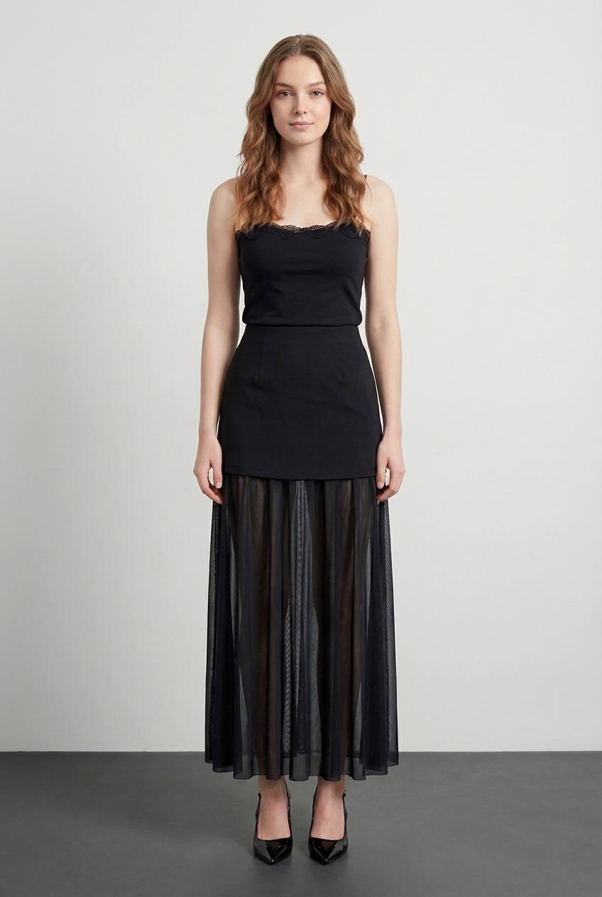 Tül Detaylı Siyah Panel Etek