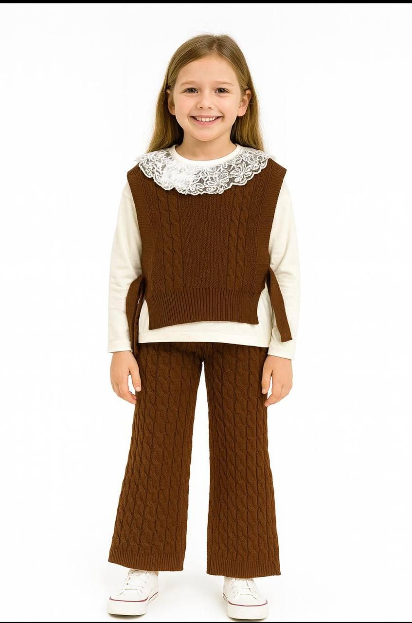 Трикотажный детализированный комплект из коричневого жилета и брюк
