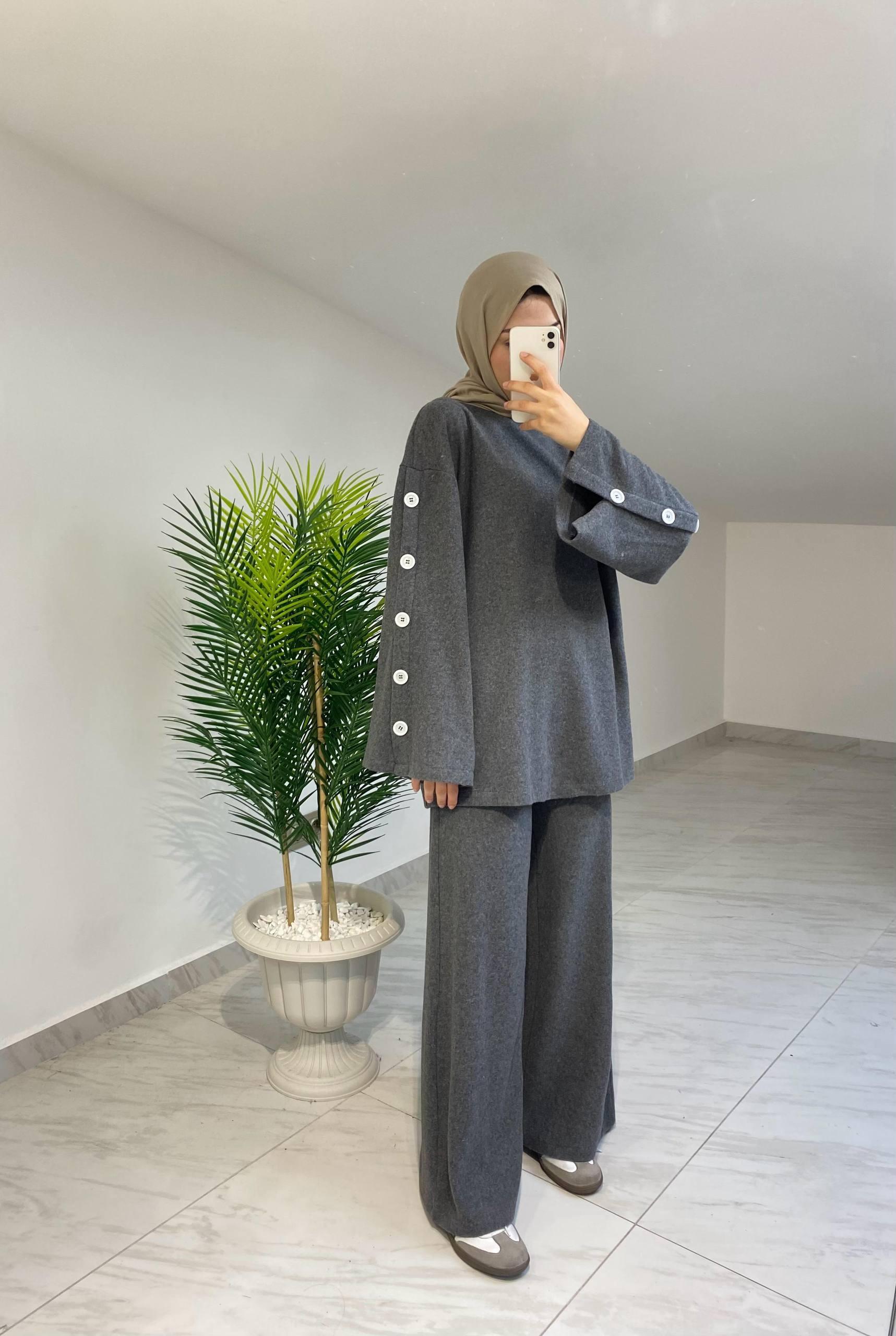 Rahat ve Modern Düğme Detaylı Triko Takım (Tunik/Sweatshirt ve Pantolon)
