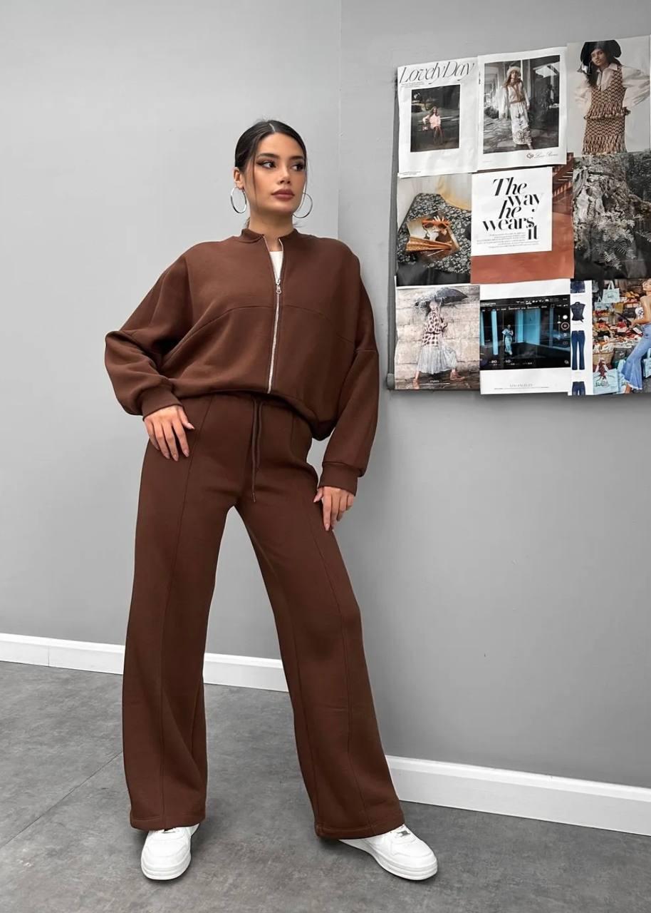 Bol Kesim Fermuarlı Yaka ve Geniş Paçalı Kahverengi Eşofman Takımı