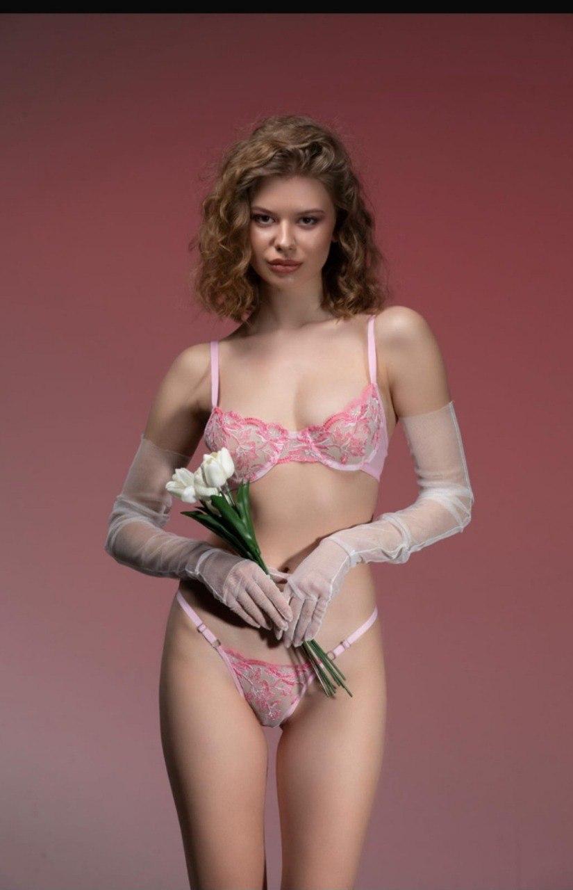 Delicate lace set