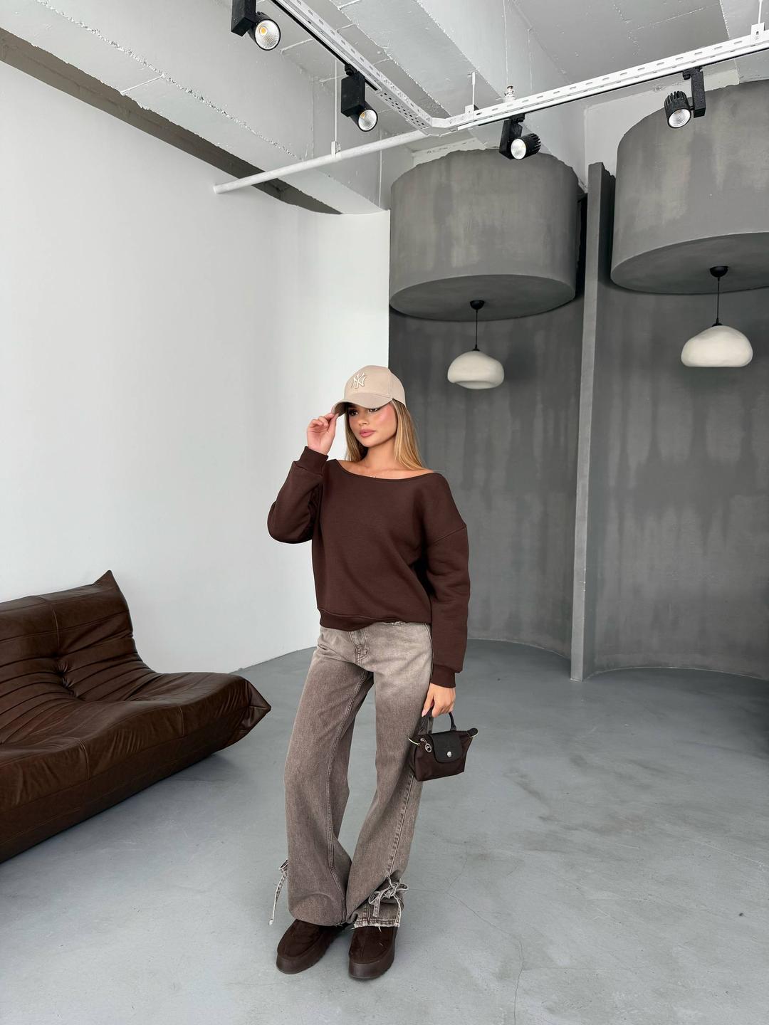 Wide Neck Basic Sweatshirt