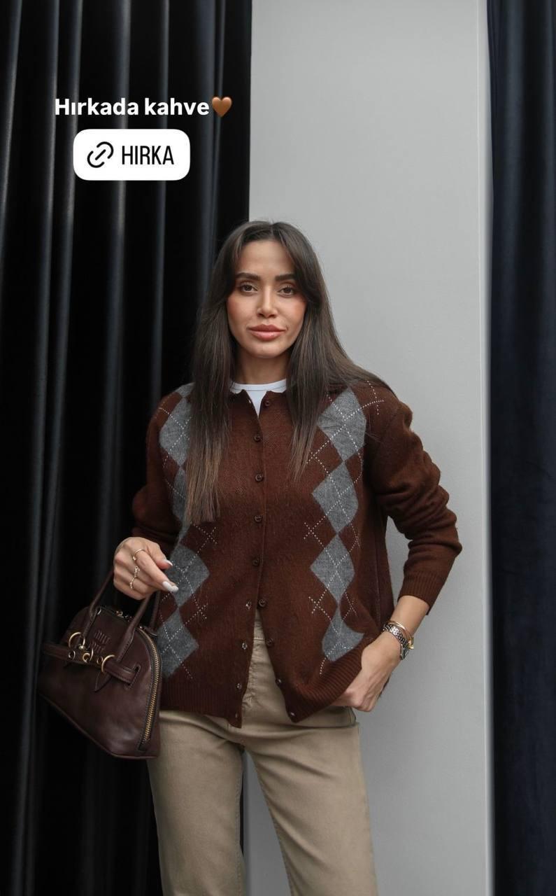 Классический кардиган с узором аргайл