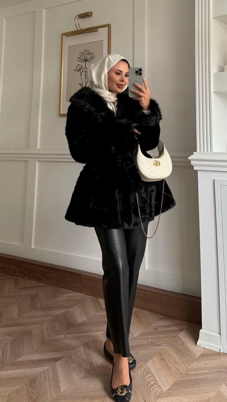 Черная куртка с пеплумом из искусственного меха