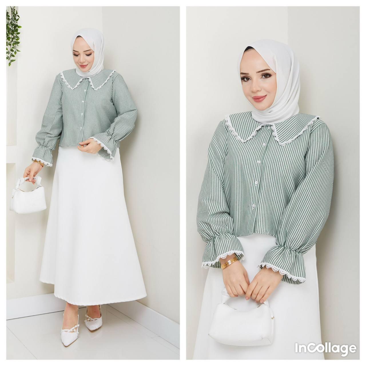 Short blouse with lace collar